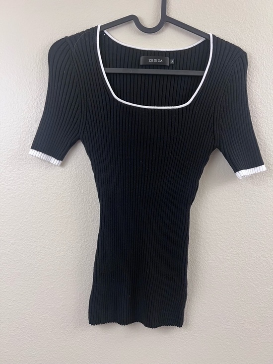 Zesica Sweaters - Zesica Black Ribbed Square Neck Short Sleeve Sweater with White Trim Minimalist